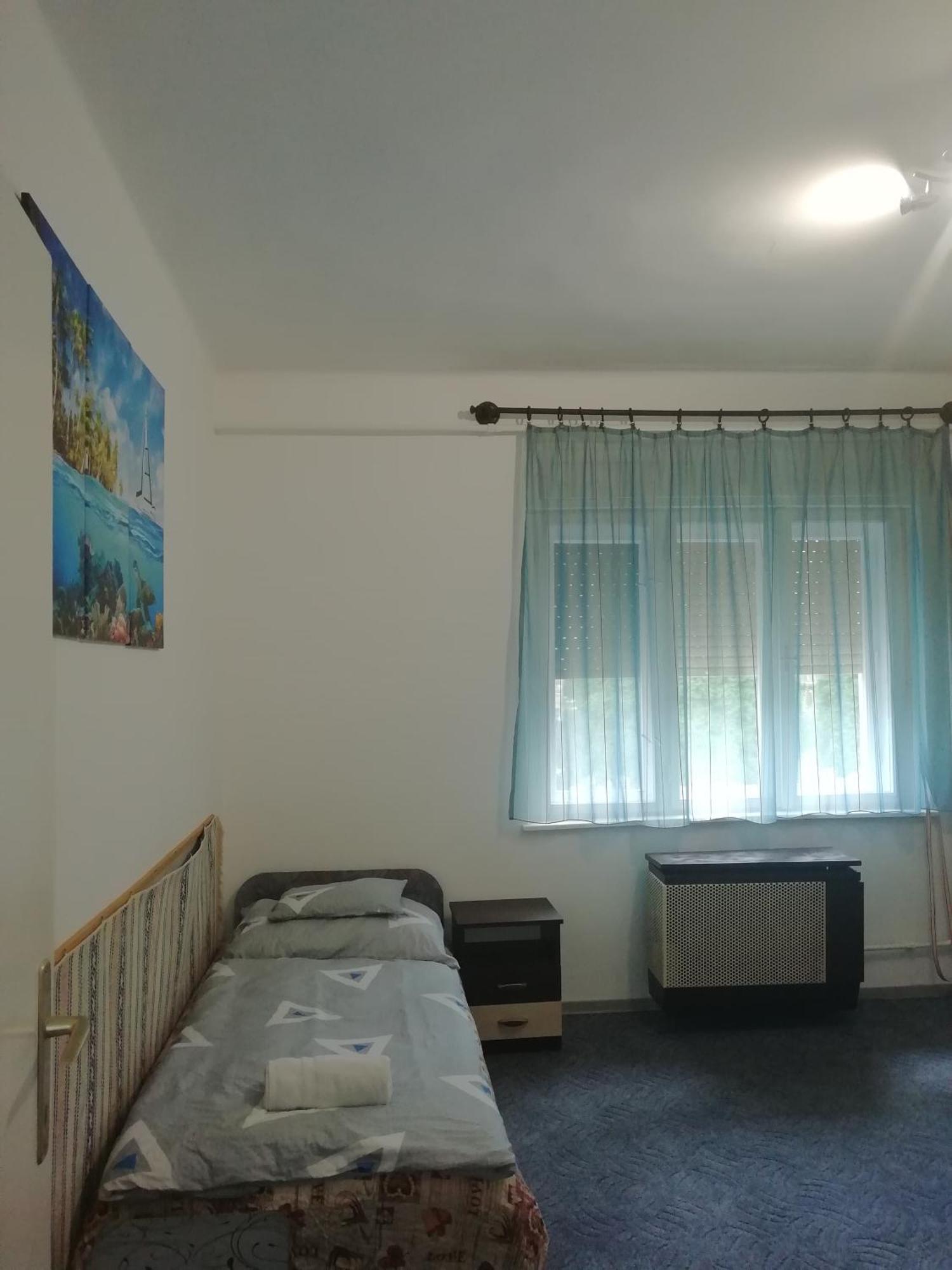 Privat Szallas Miskolctapolca Hotel Стая снимка