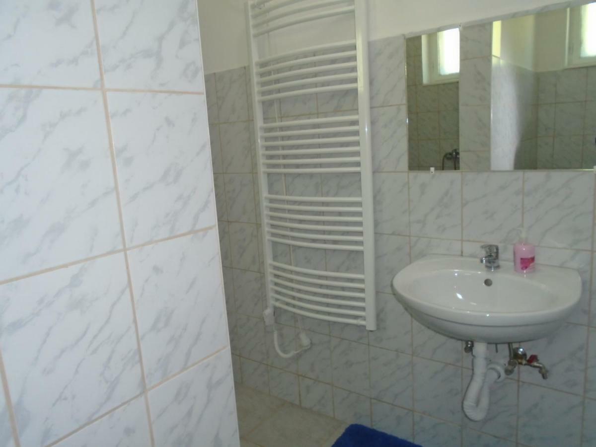 Privat Szallas Miskolctapolca Hotel Екстериор снимка